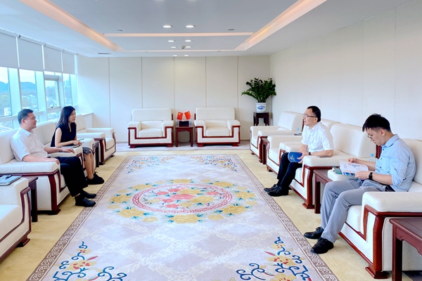 中小擔(dān)保與進出口銀行廣西分行、郵儲銀行廣西區(qū)分行洽談業(yè)務(wù)合作